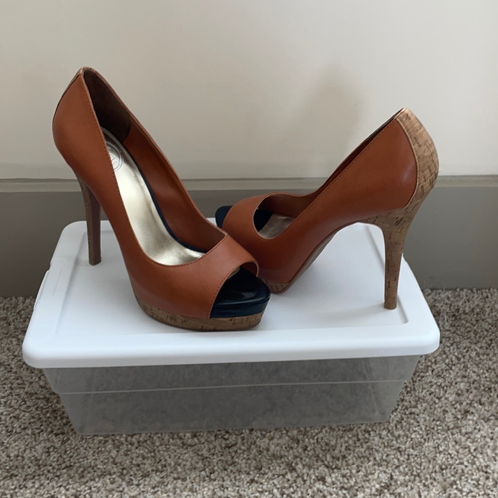 Jessica Simpson platform heels